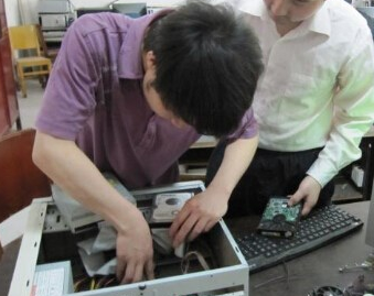 電腦開不開機